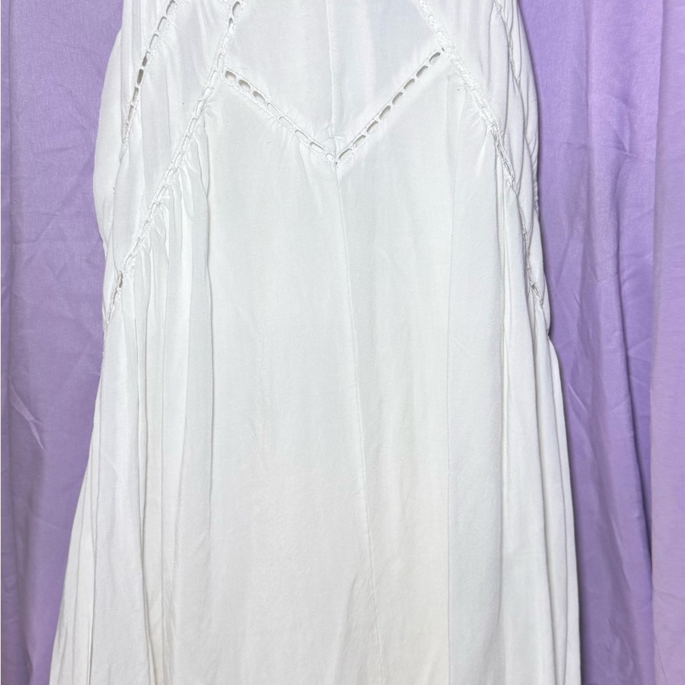White Sleeveless Dress